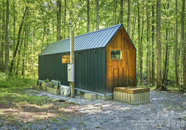 Photo 1 of Single family home for sale at 145 Kingfisher Ln, Sylva, NC 28779 | MLS# 4425867 | Listing updated on 2026-09-18
