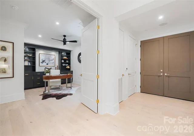 Photo 3 of Condo for sale at 409 Queens Rd #503, Charlotte, NC 28207 | MLS# 4425871 | Listing updated on 2026-09-30