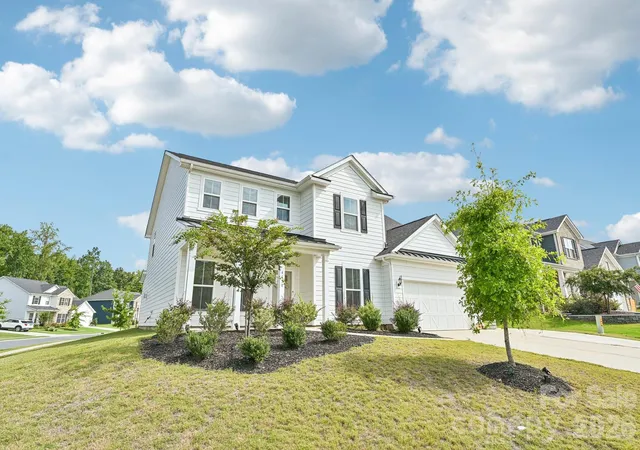 Photo 3 of Single family home for sale at 4650 Cava Ct, Fort Mill, SC 29707 | MLS# 4425877 | Listing updated on 2026-10-20