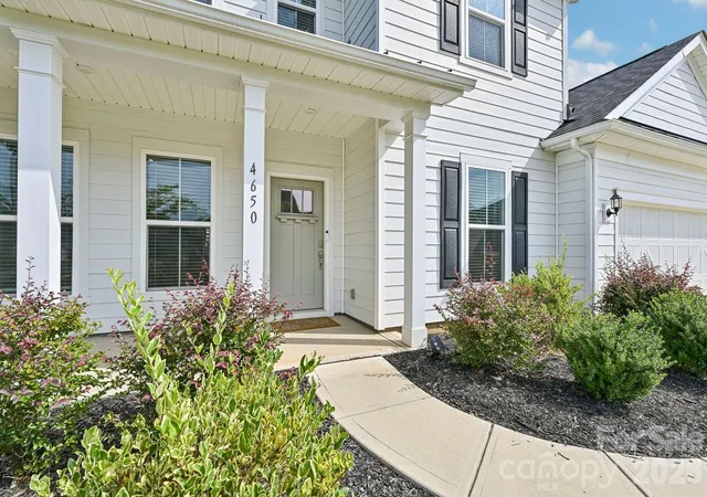 Photo 3 of Single family home for sale at 4650 Cava Ct, Fort Mill, SC 29707 | MLS# 4425877 | Listing updated on 2026-10-20