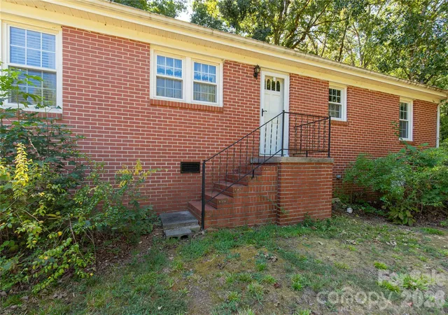 Photo 3 of Single family home for sale at 3667 Pageland Hwy, Lancaster, SC 29720 | MLS# 4425882 | Listing updated on 2026-09-19