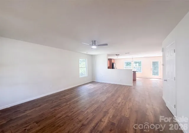 Photo 3 of Single family home for sale at 112 Sheridan Ct, Mooresville, NC 28115 | MLS# 4425883 | Listing updated on 2026-09-23
