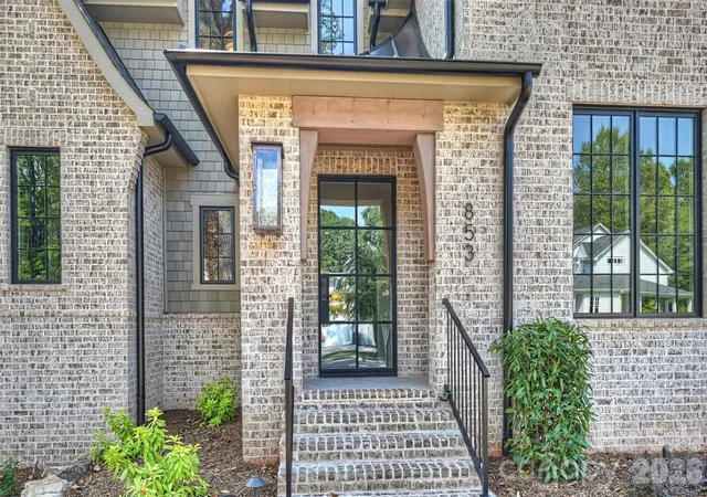 Photo 1 of Single family home for sale at 853 Wriston Pl, Charlotte, NC 28209 | MLS# 4425888 | Listing updated on 2026-09-28