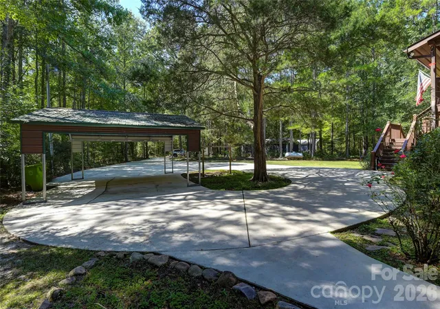 Photo 3 of Single family home for sale at 1040 Lawhon Rd, Blythewood, SC 29016 | MLS# 4425889 | Listing updated on 2026-10-07