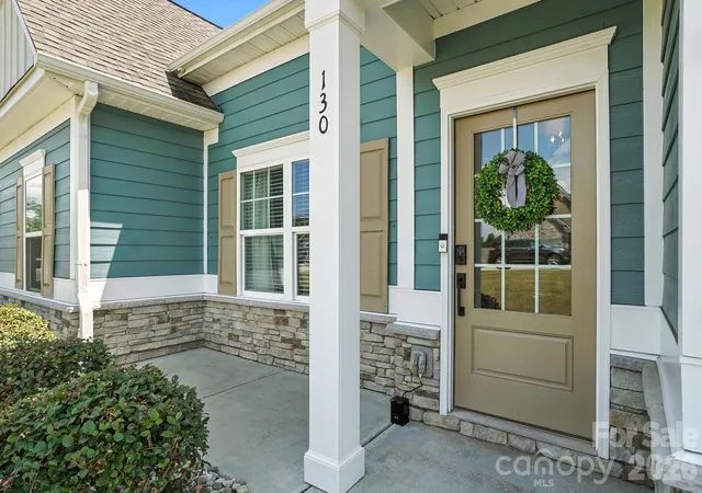 Photo 4 of Single family home for sale at 130 Sierra Chase Dr, Statesville, NC 28677 | MLS# 4425890 | Listing updated on 2026-09-26