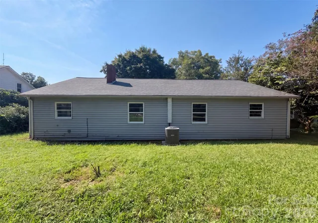 Photo 4 of Single family home for sale at 131 Highland Point Ave, Harmony, NC 28634 | MLS# 4425894 | Listing updated on 2026-09-22