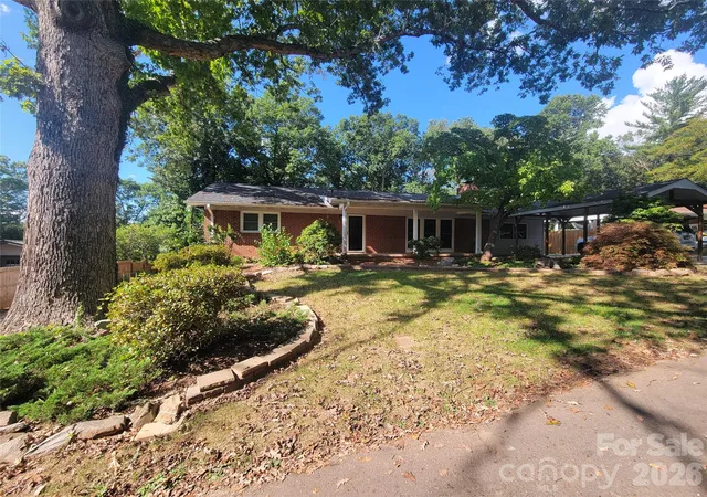 Photo 1 of Single family home for sale at 67 Fairlane Dr, Waynesville, NC 28786 | MLS# 4425897 | Listing updated on 2026-09-29