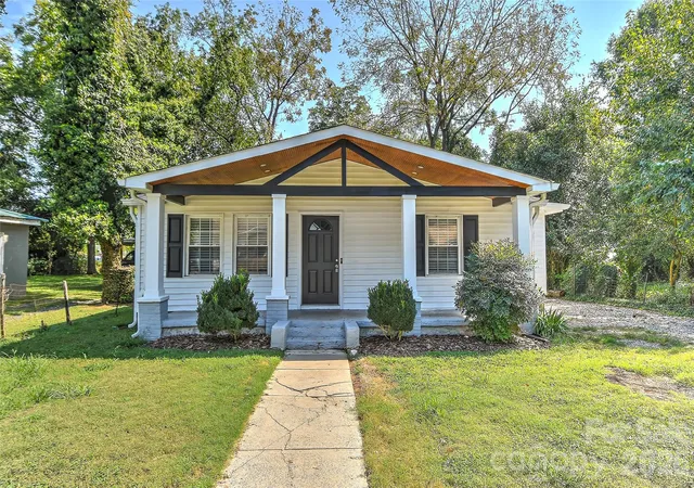 Photo 1 of Single family home for sale at 2941 Reid Ave, Charlotte, NC 28208 | MLS# 4425898 | Listing updated on 2026-09-21