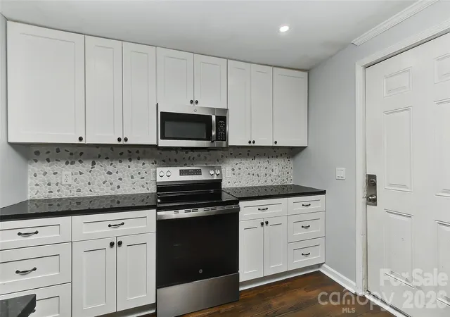 Photo 4 of Single family home for sale at 2941 Reid Ave, Charlotte, NC 28208 | MLS# 4425898 | Listing updated on 2026-09-21