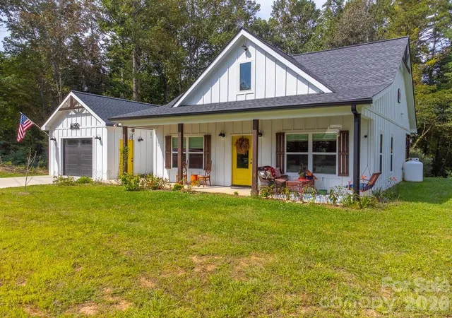 Photo 1 of Single family home for sale at 190 Fort Hembree Rd, Hayesville, NC 28904 | MLS# 4425905 | Listing updated on 2026-09-27