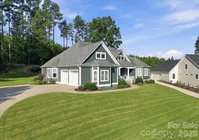 Photo 1 of Single family home for sale at 9 Tee Box Ln, Travelers Rest, SC 29690 | MLS# 4425909 | Listing updated on 2026-09-28