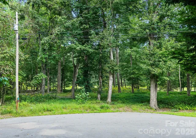 Photo 2 of Land for sale at 0 Riverlinks Dr #6, Burnsville, NC 28714 | MLS# 4425914 | Listing updated on 2026-09-24