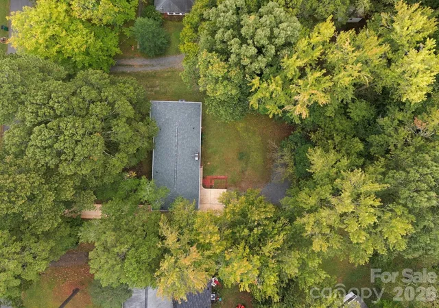 Photo 1 of Single family home for sale at 7029 Linda Lake Dr, Charlotte, NC 28215 | MLS# 4425915 | Listing updated on 2026-10-07