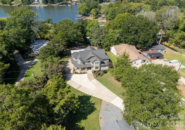 Photo 2 of Single family home for sale at 5555 Riverfront Rd, Clover, SC 29710 | MLS# 4425921 | Listing updated on 2026-09-27