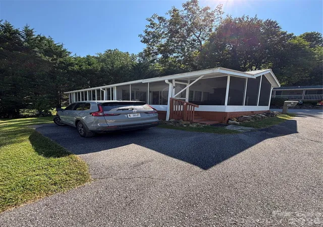 Photo 1 of Single family home for sale at 27 Levi Dr, Maggie Valley, NC 28751 | MLS# 4425925 | Listing updated on 2026-09-20