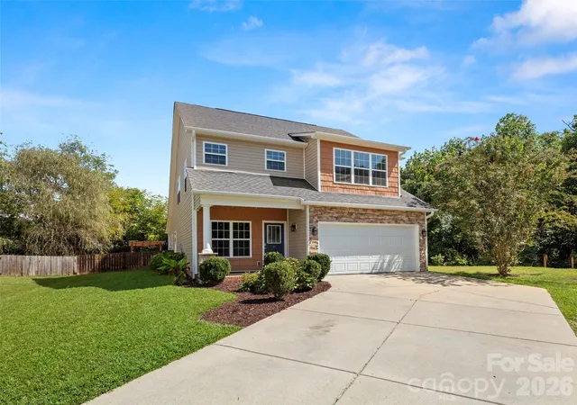 Photo 2 of Single family home for sale at 16 Stonebury Dr, Arden, NC 28704 | MLS# 4425932 | Listing updated on 2026-09-30