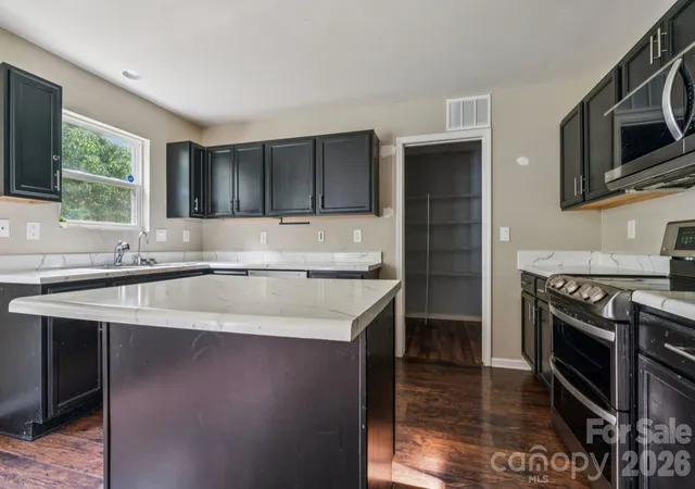 Photo 4 of Single family home for sale at 107 Berrybeth Cir, China Grove, NC 28023 | MLS# 4425933 | Listing updated on 2026-09-19