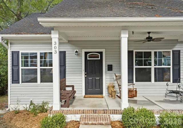 Photo 2 of Single family home for sale at 303 S Mountain St, Cherryville, NC 28021 | MLS# 4425934 | Listing updated on 2026-10-02