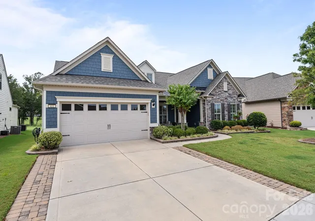 Photo 3 of Single family home for sale at 411 Haven Ave, Fort Mill, SC 29715 | MLS# 4425938 | Listing updated on 2026-09-26