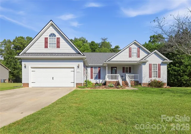 Photo 3 of Single family home for sale at 6497 Fly A Way Dr, Denver, NC 28037 | MLS# 4425942 | Listing updated on 2026-09-30