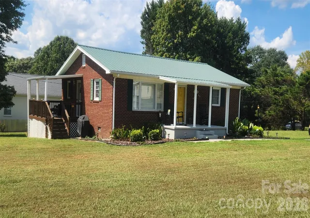 Photo 2 of Single family home for sale at 4405 Grier St, Gastonia, NC 28056 | MLS# 4425947 | Listing updated on 2026-09-19
