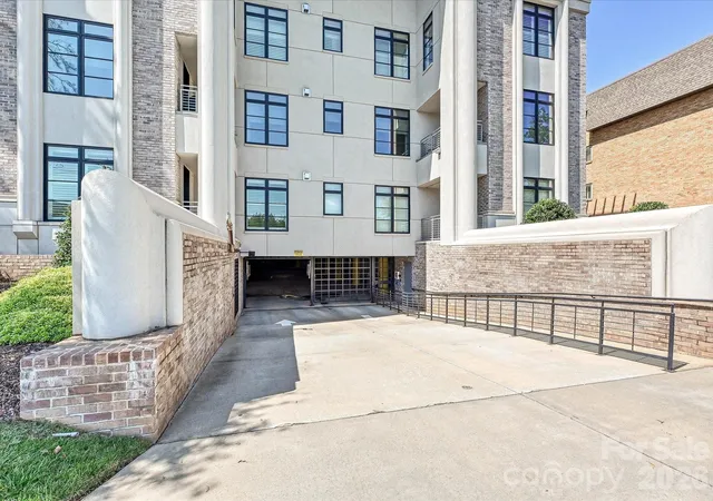 Photo 2 of Condo for sale at 1333 Queens Rd #C3, Charlotte, NC 28207 | MLS# 4425948 | Listing updated on 2026-09-18