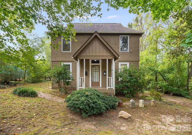 Photo 1 of Single family home for sale at 127 Hillside St, Asheville, NC 28801 | MLS# 4425950 | Listing updated on 2026-09-28