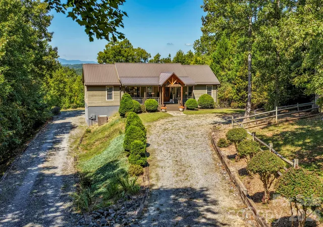 Photo 2 of Single family home for sale at 255 Cross Ridge Dr, Rutherfordton, NC 28139 | MLS# 4425951 | Listing updated on 2026-09-20