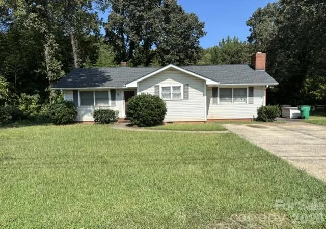 Photo 1 of Single family home for sale at 7331 Mallard Crk Rd, Charlotte, NC 28262 | MLS# 4425959 | Listing updated on 2026-09-25