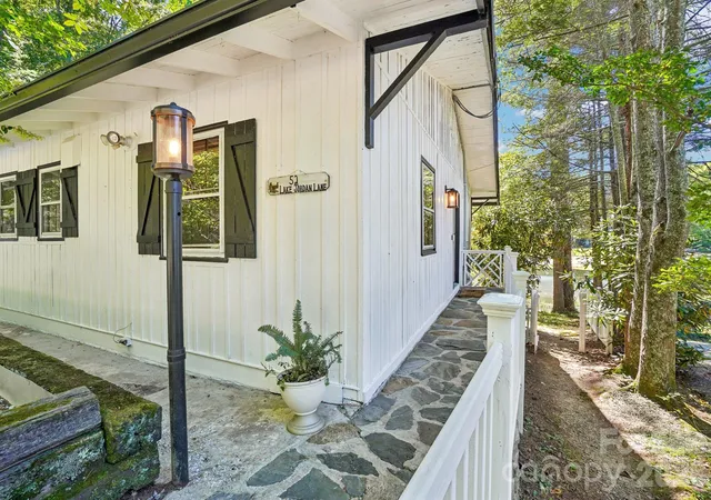 Photo 1 of Single family home for sale at 52 Lake Jordan Dr, Flat Rock, NC 28731 | MLS# 4425965 | Listing updated on 2026-10-01