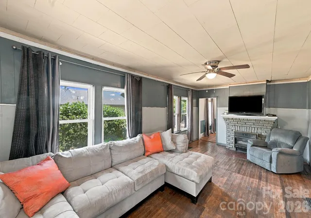 Photo 2 of Single family home for sale at 194 Logan Ave, Asheville, NC 28806 | MLS# 4425971 | Listing updated on 2026-10-03