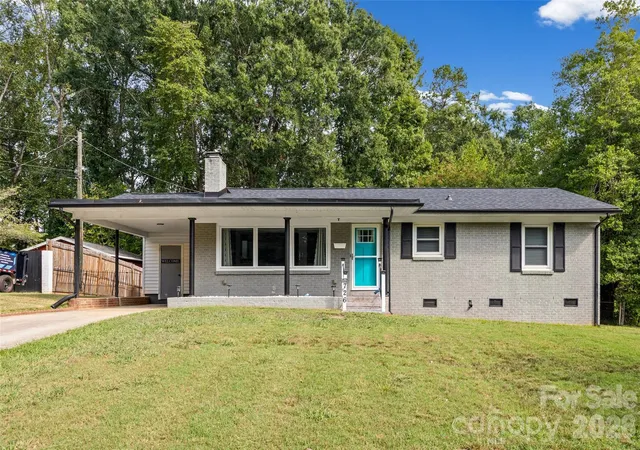 Photo 1 of Single family home for sale at 726 Forest Dr, Gastonia, NC 28054 | MLS# 4425981 | Listing updated on 2026-09-27