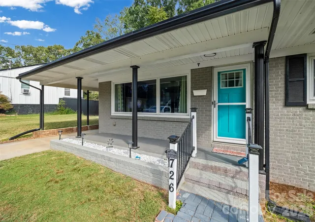Photo 2 of Single family home for sale at 726 Forest Dr, Gastonia, NC 28054 | MLS# 4425981 | Listing updated on 2026-09-27