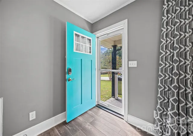 Photo 3 of Single family home for sale at 726 Forest Dr, Gastonia, NC 28054 | MLS# 4425981 | Listing updated on 2026-09-27