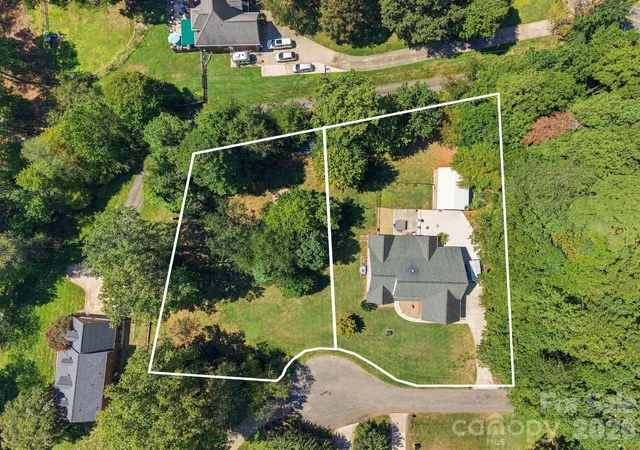 Photo 2 of Single family home for sale at 4353 Pine Harbor Dr, Denver, NC 28037 | MLS# 4425985 | Listing updated on 2026-10-03