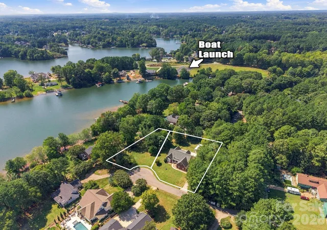 Photo 3 of Single family home for sale at 4353 Pine Harbor Dr, Denver, NC 28037 | MLS# 4425985 | Listing updated on 2026-10-03