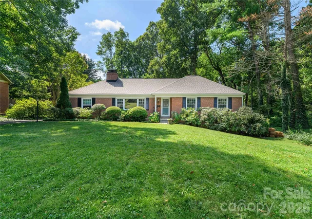 Photo 1 of Single family home for sale at 111 Gracelyn Rd, Asheville, NC 28804 | MLS# 4425992 | Listing updated on 2026-10-01
