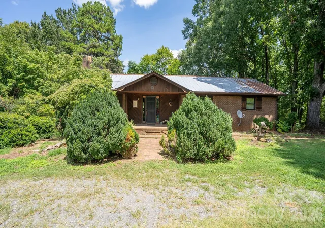 Photo 1 of Sale Pending at 1101 Sleepy Holw Rd, Midland, NC 28107 | MLS# 4425995 | Listing updated on 2026-09-21