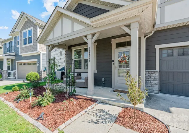 Photo 3 of Single family home for sale at 12804 Heath Grv Dr, Huntersville, NC 28078 | MLS# 4426012 | Listing updated on 2026-10-04