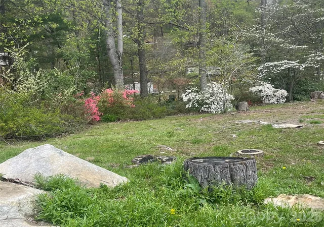 Photo 2 of Single family home for sale at 48 Mckinnish Cvs Dr, Asheville, NC 28806 | MLS# 4426024 | Listing updated on 2026-10-05