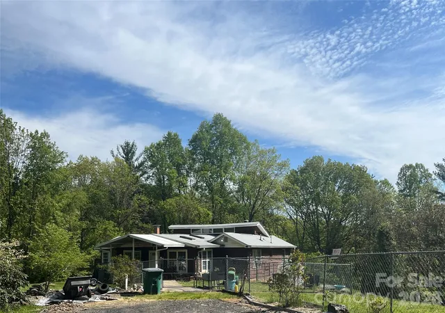 Photo 4 of Single family home for sale at 48 Mckinnish Cvs Dr, Asheville, NC 28806 | MLS# 4426024 | Listing updated on 2026-10-05