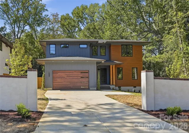 Photo 1 of Single family home for sale at 1433 N Sharon Amity Rd, Charlotte, NC 28211 | MLS# 4426029 | Listing updated on 2026-10-07