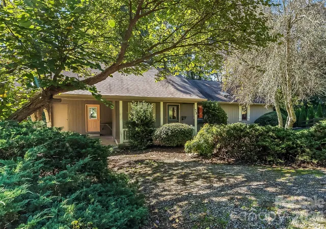 Photo 1 of Single family home for sale at 75 Bluebird Ln, Waynesville, NC 28785 | MLS# 4426045 | Listing updated on 2026-10-01