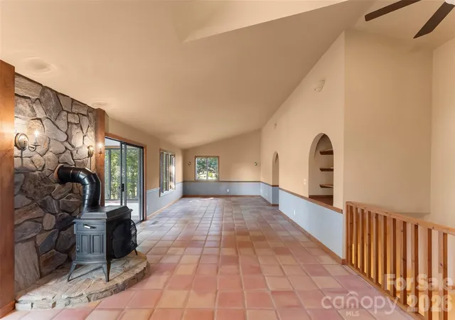 Photo 3 of Single family home for sale at 75 Bluebird Ln, Waynesville, NC 28785 | MLS# 4426045 | Listing updated on 2026-10-01