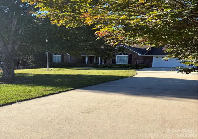 Photo 2 of Single family home for sale at 1697 Old Ml Rd, Lincolnton, NC 28092 | MLS# 4426054 | Listing updated on 2026-10-03