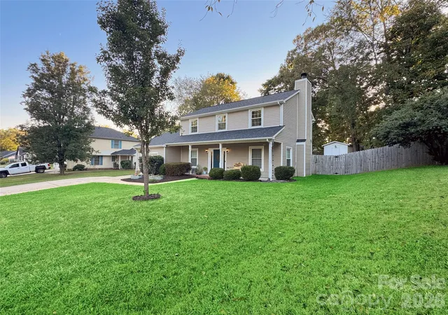 Photo 2 of Single family home for sale at 7806 Lobilia Ln, Charlotte, NC 28214 | MLS# 4426059 | Listing updated on 2026-09-25