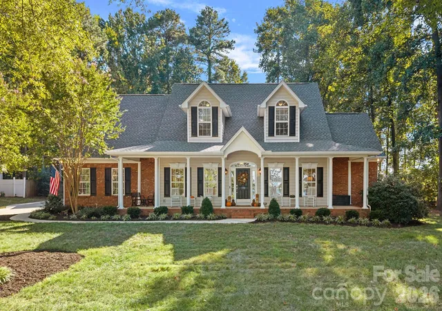 Single family home for sale at 390 Robinson Rd, Mooresville, NC 28117 | MLS# 4426077