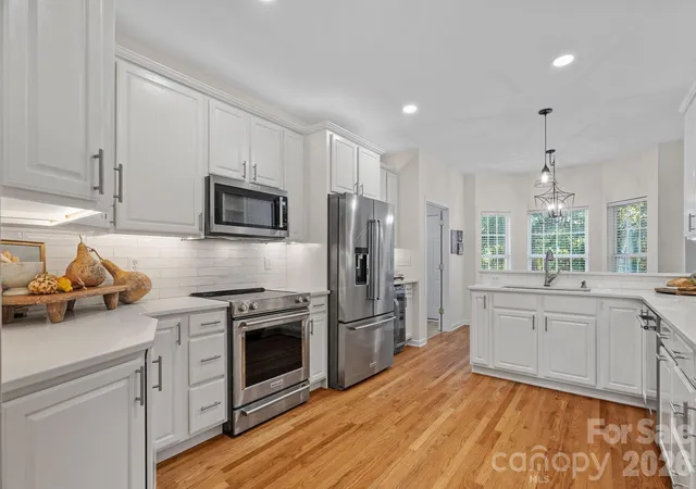 Photo 4 of Single family home for sale at 390 Robinson Rd, Mooresville, NC 28117 | MLS# 4426077 | Listing updated on 2026-09-26
