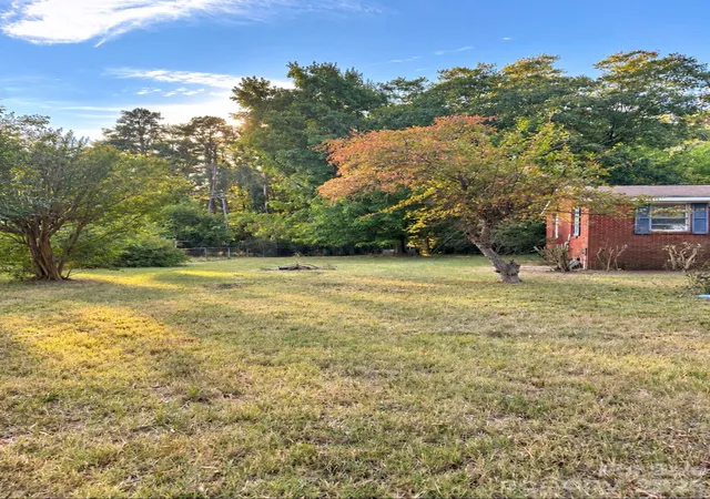 Photo 3 of Single family home for sale at 1929 Grace Ln, Charlotte, NC 28262 | MLS# 4426080 | Listing updated on 2026-10-01