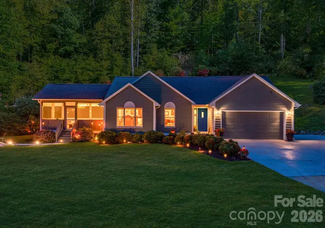 Photo 1 of Single family home for sale at 422 S Turkey Crk Rd, Leicester, NC 28748 | MLS# 4426081 | Listing updated on 2026-10-08